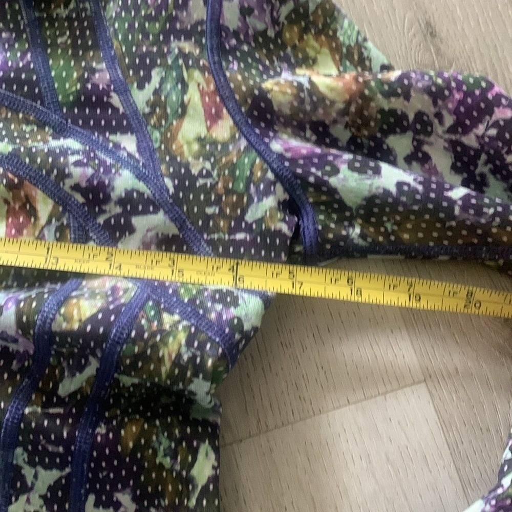 LULULEMON SET of 2 DEFINE JACKET zip AND thank top floral size 6 purple white - Picture 5 of 16